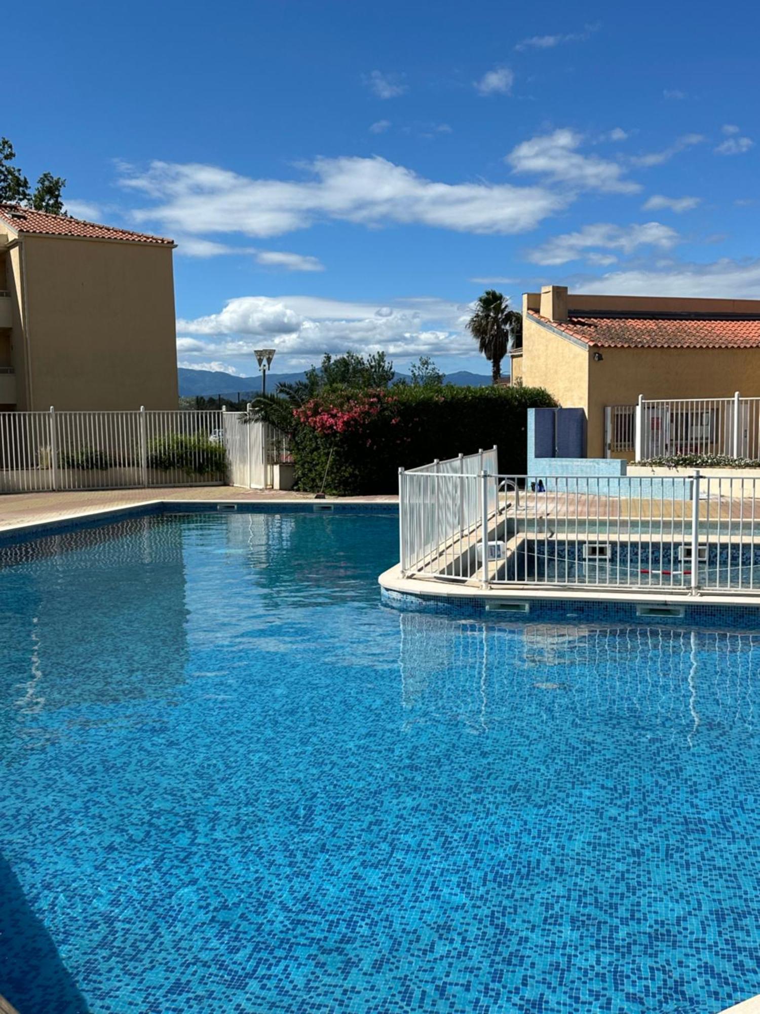 T2 Rdc A Canet En Roussillon Europa 4 Pers ,Piscine,Clim, Tennis, Parking Luaran gambar